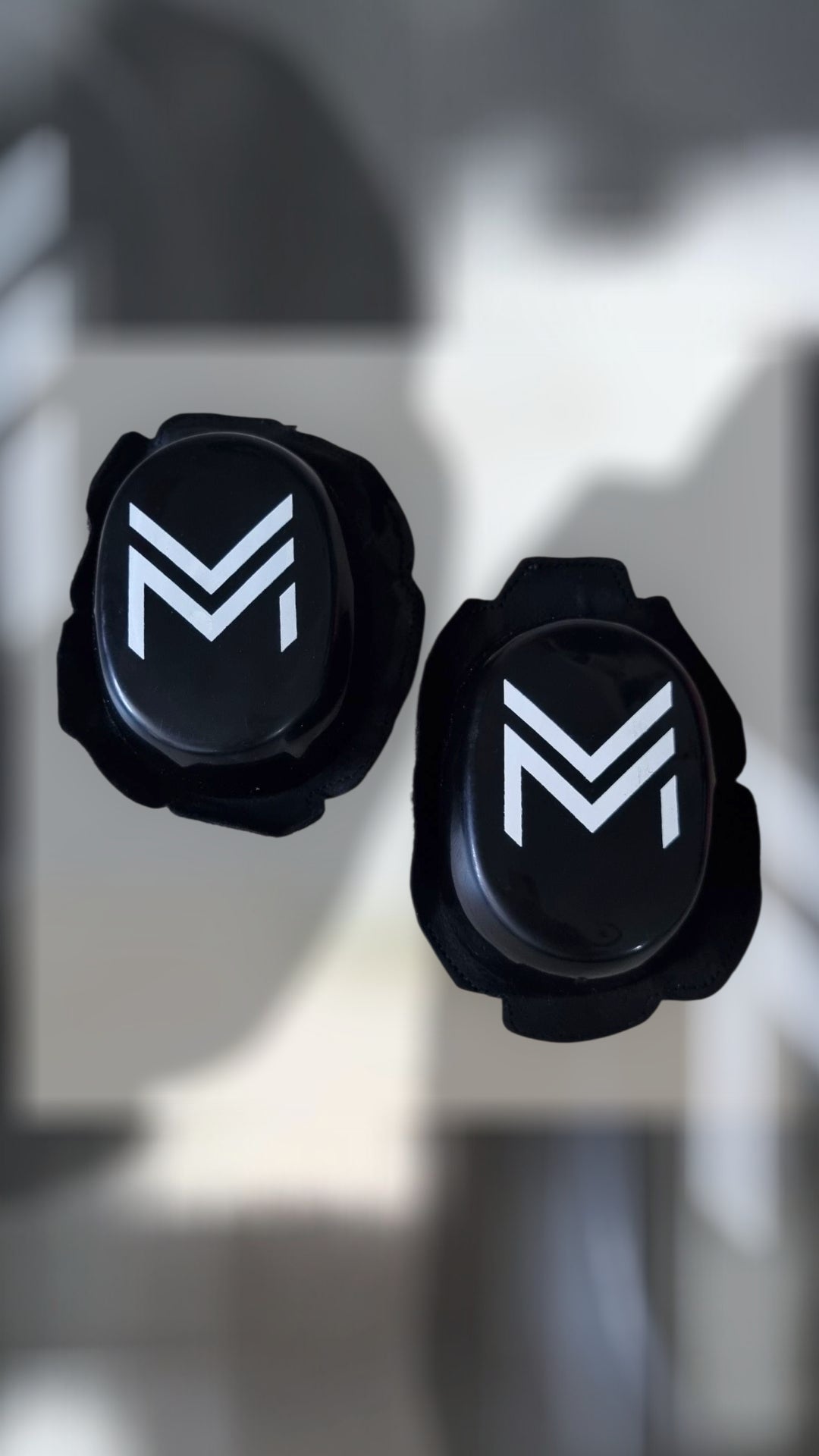 Kneesliders black/fluo pink