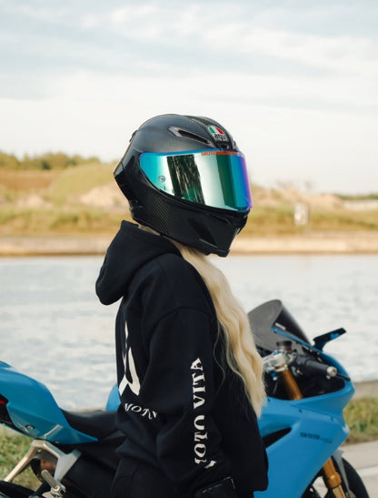 Schwarzer Hoodie