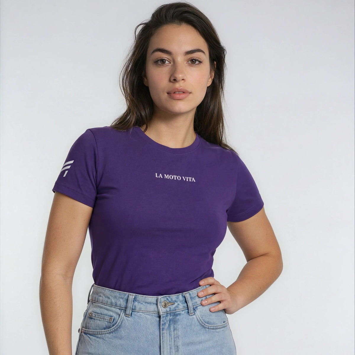 Camiseta con cuello redondo violeta